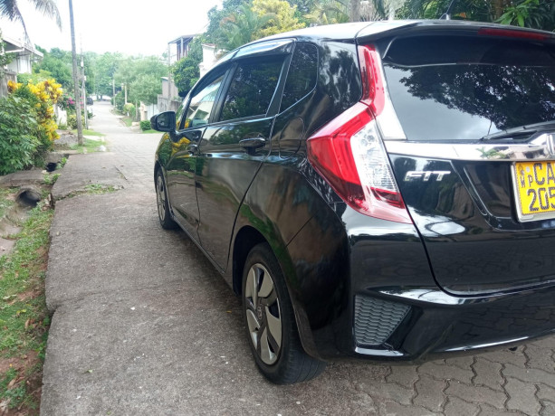 honda-fit-gp5-big-2