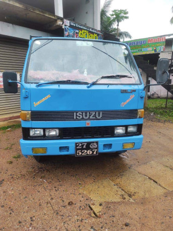 isuzu-lorry-for-sale-big-1