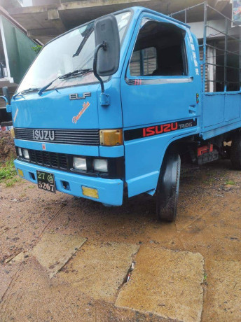 isuzu-lorry-for-sale-big-2