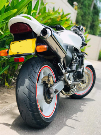 honda-hornet-250-ch110-big-2