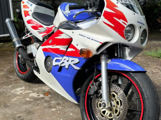 honda-cbr-250-ch105