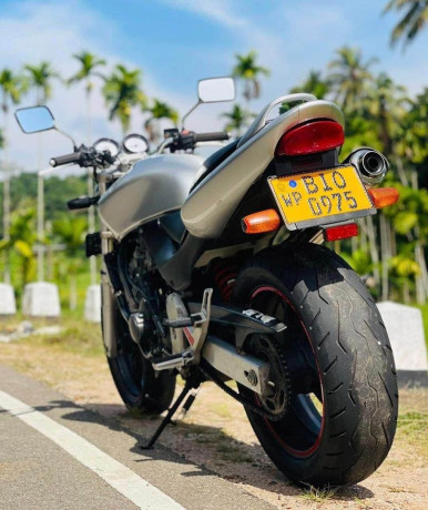 honda-hoornet-250-ch115-220-big-4