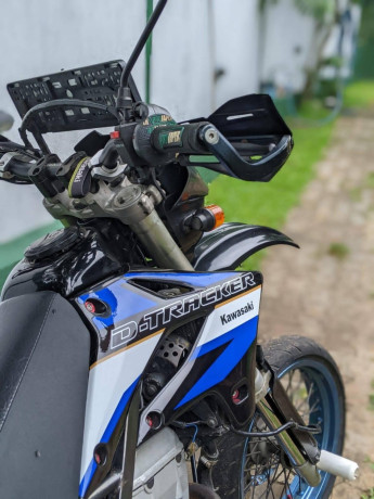 kawasaki-d-tracker-2011-big-4