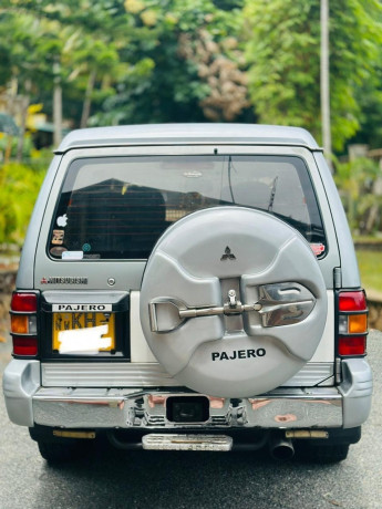 mitsubishi-pajero-1996-big-2