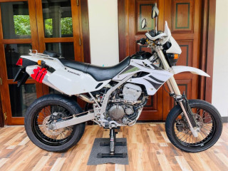 kawasaki-d-tracker-2023