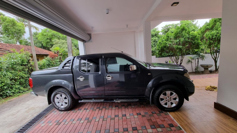 nissan-navara-2006-big-1