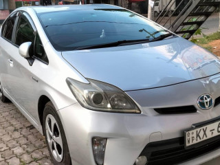 toyota-prius-2012