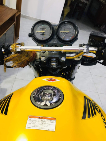 honda-hornet-ch130-big-4