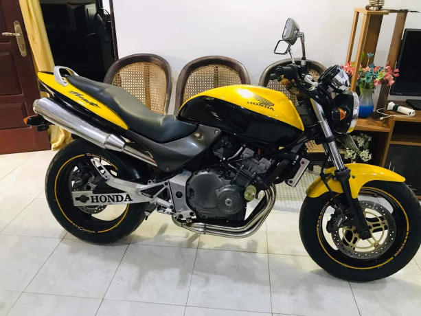 honda-hornet-ch130-big-1
