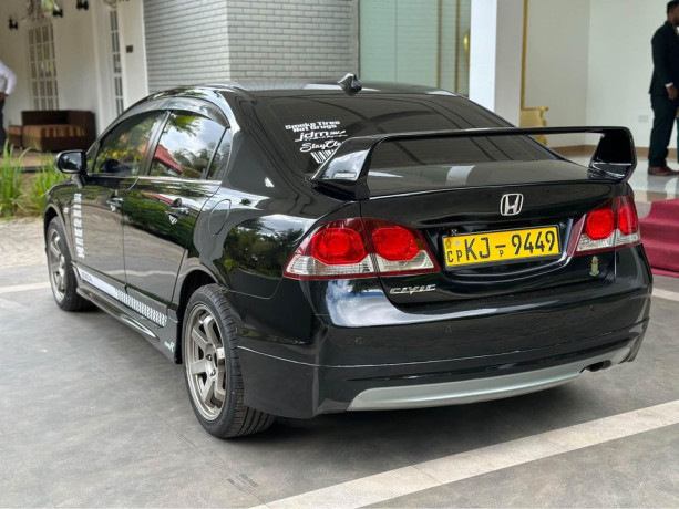 honda-civic-fd1-2008-big-3