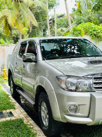 toyota-hilux-vigo-2007-big-1