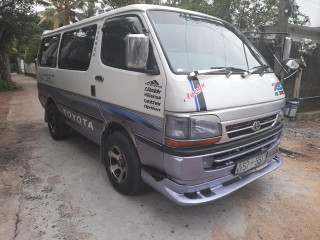 toyota-hiace-lh102-1990