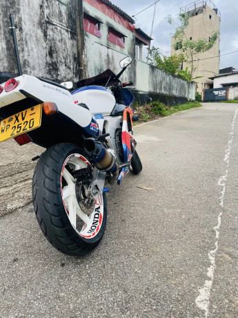 honda-cbr-250-2012-big-2
