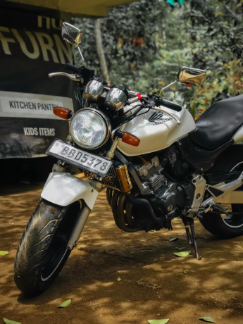 honda-hornet-ch130-2015-big-4