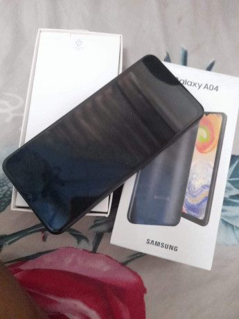 samsung-a04-big-0