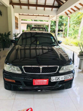 nissan-laurel-2000-big-0