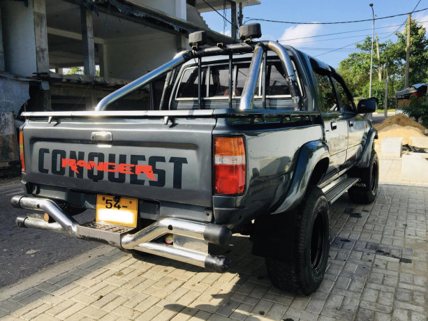 toyota-hilux-ln-106-1991-big-3