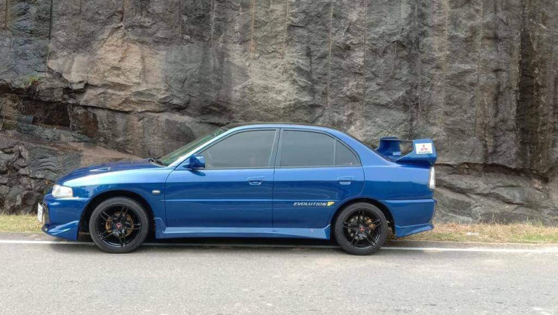 mitsubishi-lancer-ck2-efi-1996-big-2