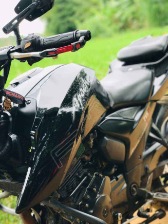 tvs-apache-200-4v-2017-big-3