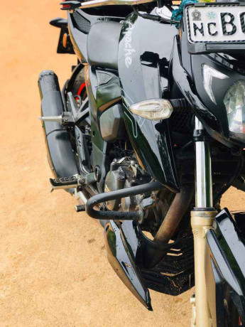 tvs-apache-200-4v-2017-big-0