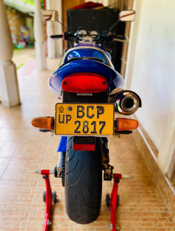 honda-hornet-ch130-2015-big-2