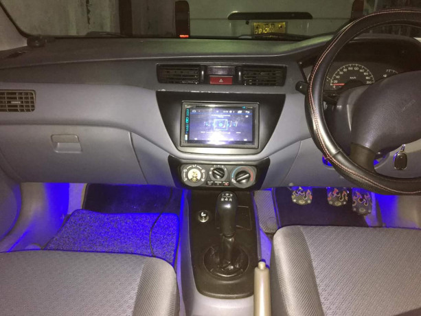mitsubishi-lancer-cs1-2002-big-3