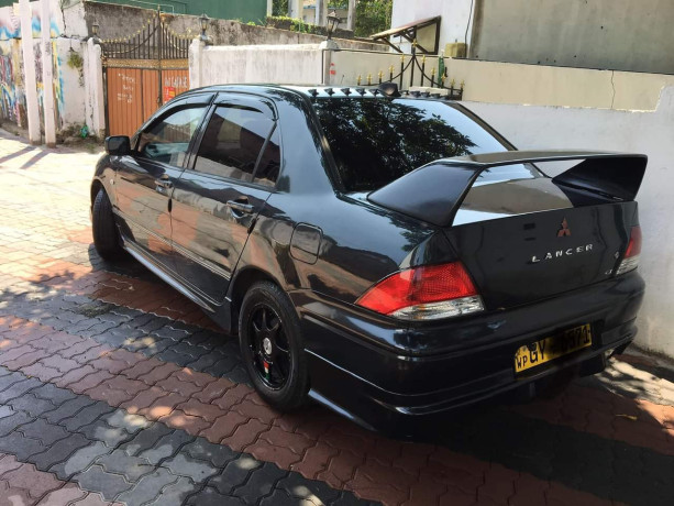 mitsubishi-lancer-cs1-2002-big-1