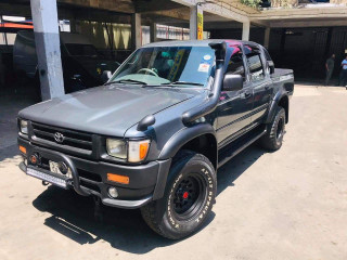 toyota-hilux-ln107