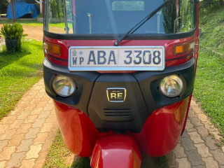 bajaj-4-stroke-three-wheel