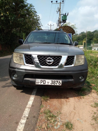 nissan-navara-2006-big-0