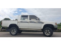 toyota-hilux-ln106-1995-small-1