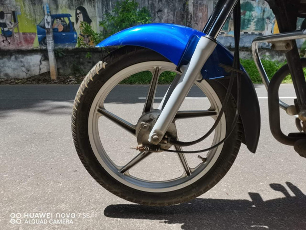 bajaj-platina-2009-big-3