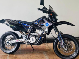 suzuki-drz-k9-2013