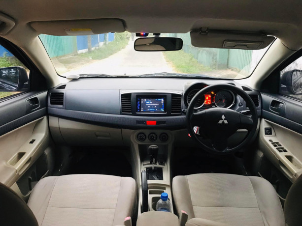 mitsubishi-lancer-ex8-2008-big-3