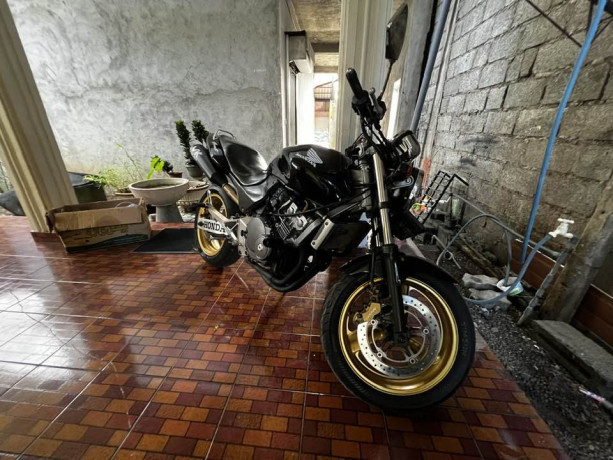 honda-hornet-ch130-big-3