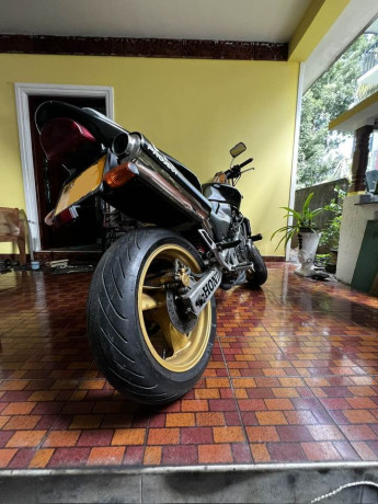 honda-hornet-ch130-big-2