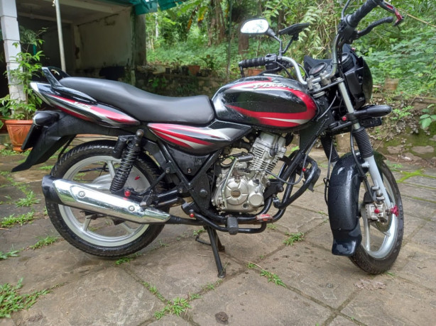 bajaj-discover-125st-2015-big-1