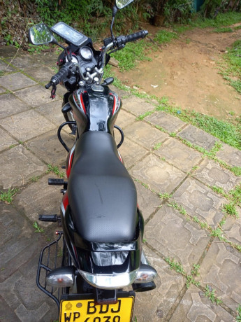 bajaj-discover-125st-2015-big-3