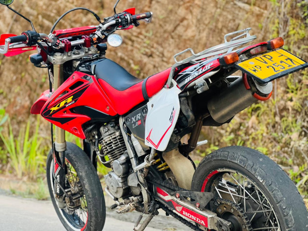 hinda-xr-ch171-2010-big-2