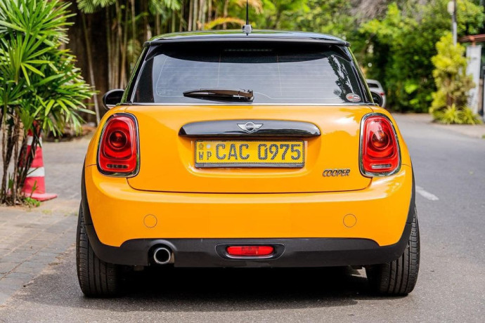 mini-cooper-hardtop-2-door-2014-big-3