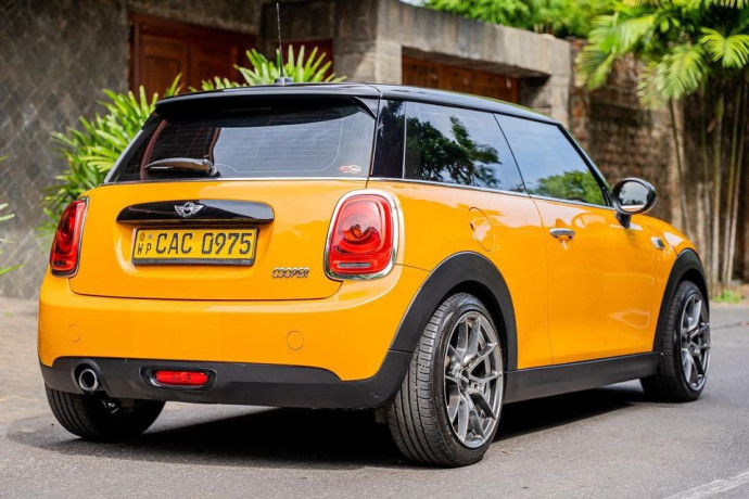 mini-cooper-hardtop-2-door-2014-big-2