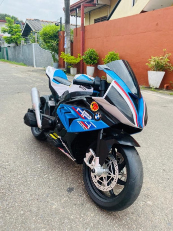 bmw-hp4-race-12v-battery-electric-motorbike-big-1