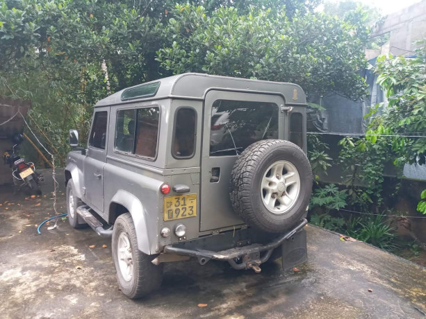 land-rover-defender-90-big-2