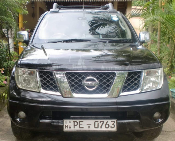 nissan-navara-aventura-2008-big-1