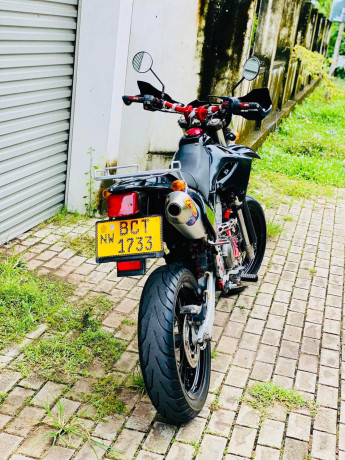 kawasaki-dtracker-250-2015-big-3