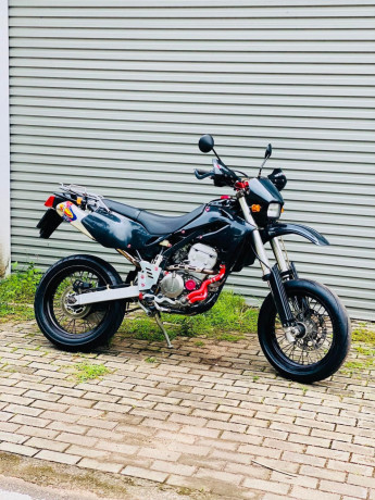 kawasaki-dtracker-250-2015-big-4
