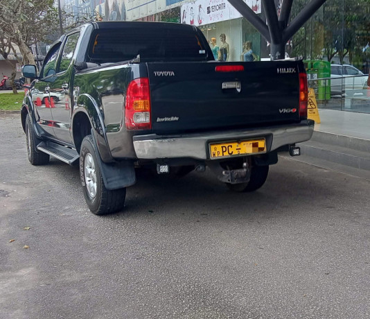 toyota-hilux-vigo-double-cab-big-3