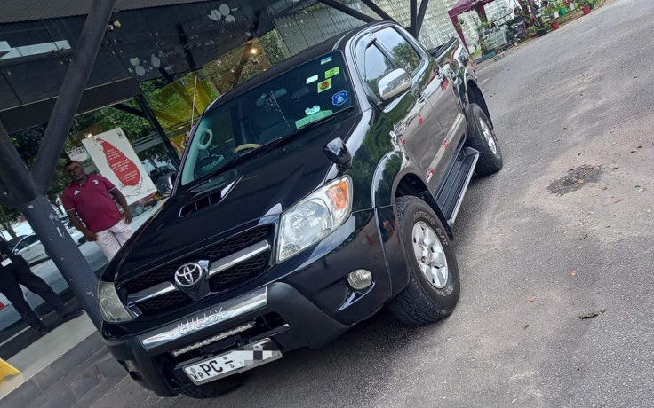 toyota-hilux-vigo-double-cab-big-0