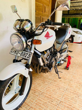 honda-hornet-ch130-2012-big-1
