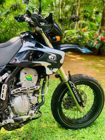 kawasaki-dtracker-250-2007-big-4